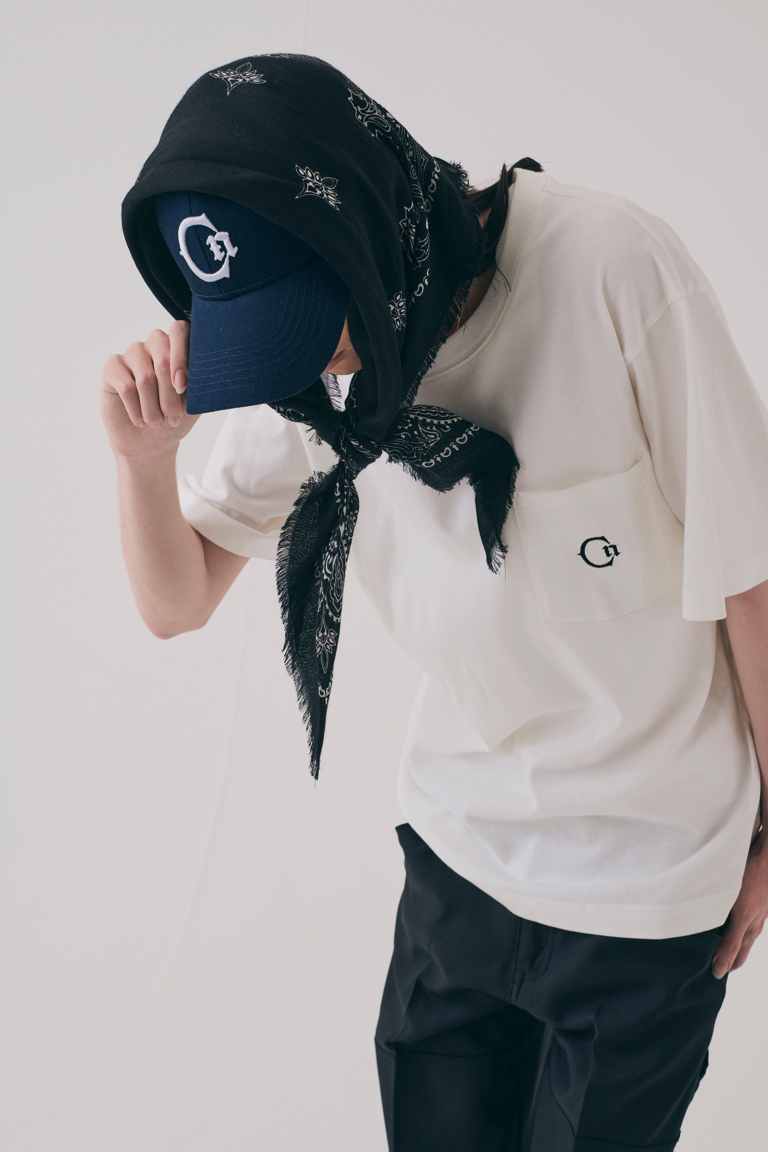 curtain call pocket tee