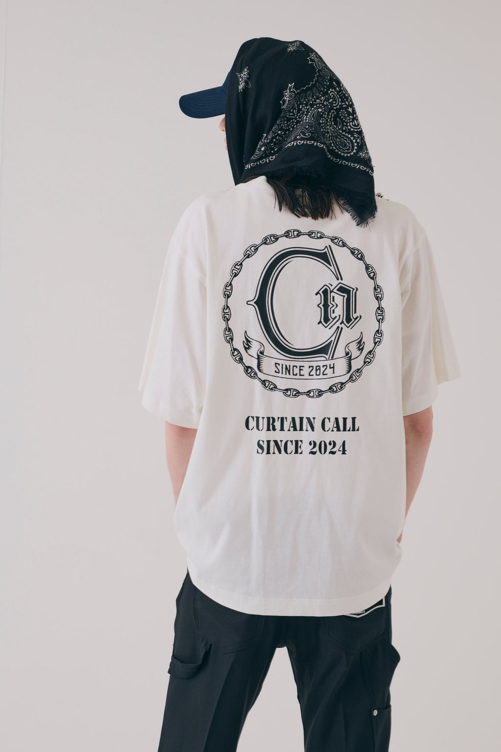 curtain call pocket tee